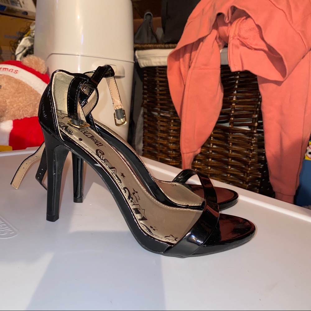“Trash” brand black heels size 6W
